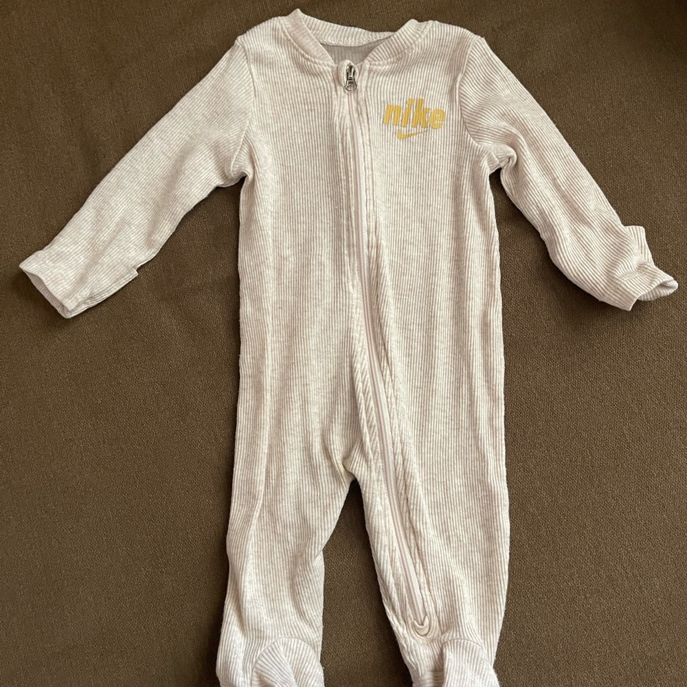 Nike Kids Cream and Gold Footie